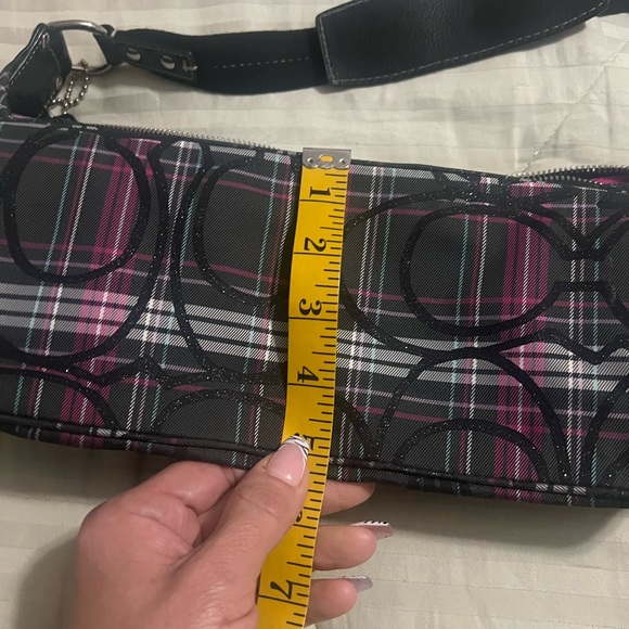 Authentic coach handbag - Picture 3 of 16